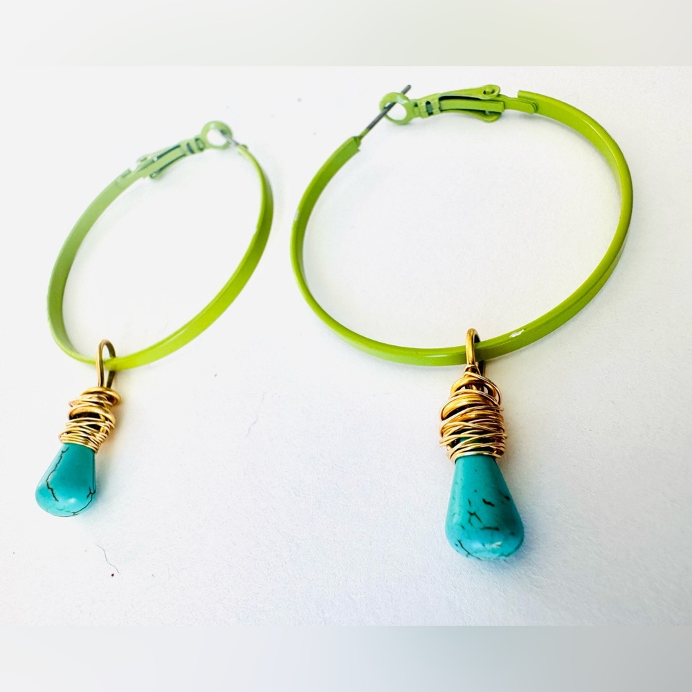 Interchangeable Hoop Earrings - Picture 6 of 10